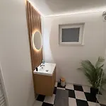 Capsule Illusion - Switch 2 - Centre
