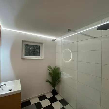 Capsule Illusion - Switch 2 - Centre アパート