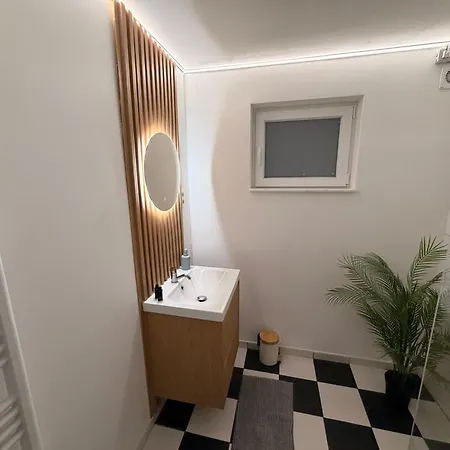 Capsule Illusion - Switch 2 - Centre